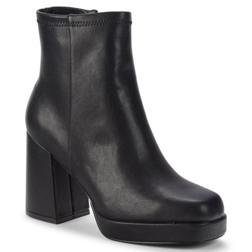 NWT Steve Madden Arine Faux Leather Booties